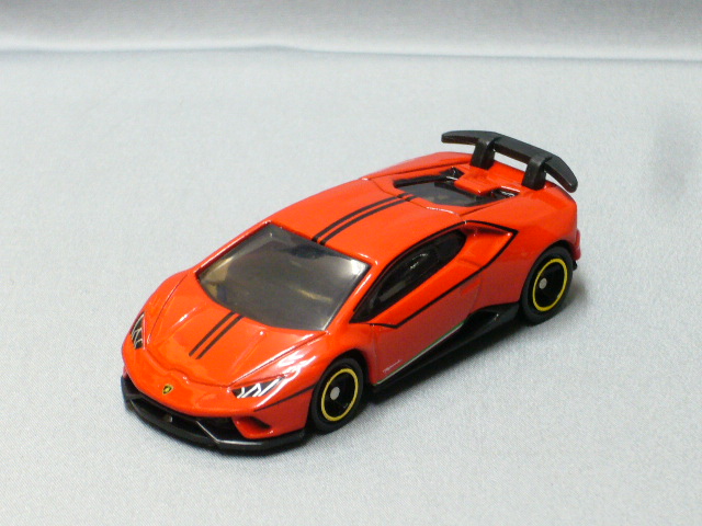 【保障できる】 アジア限定 ランボルギーニ ウラカン Performante [トミカと ミニカー