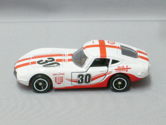 アピタピアゴ オリジナル＜世界の国旗トミカ＞ トヨタ2000GT