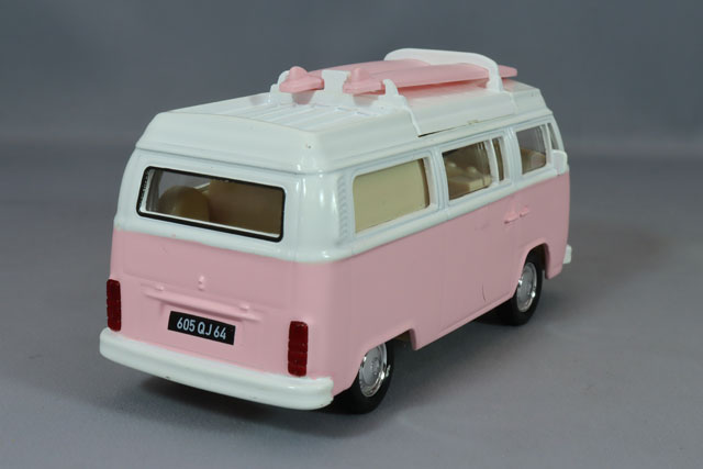 SAP 50周年記念グッズ VW T2 ミニカー 21fw-vw-bussurf-6.jpg