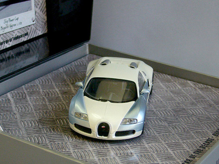 ブガッティ・ヴェイロン ミニカー 1/43 トップギアVer ブガッティ・ヴェイロン ミニカー 1/43 トップギアVer - メルカリ