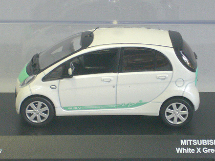 三菱 i-MiEV 2009 白/緑 [トミカとミニカーのショップ ゼロクラフト]